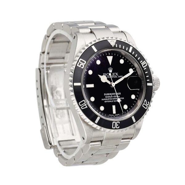 Submariner Reference 16610, a stainless steel automatic wristwatch with date, Circa 2002 - Image 2